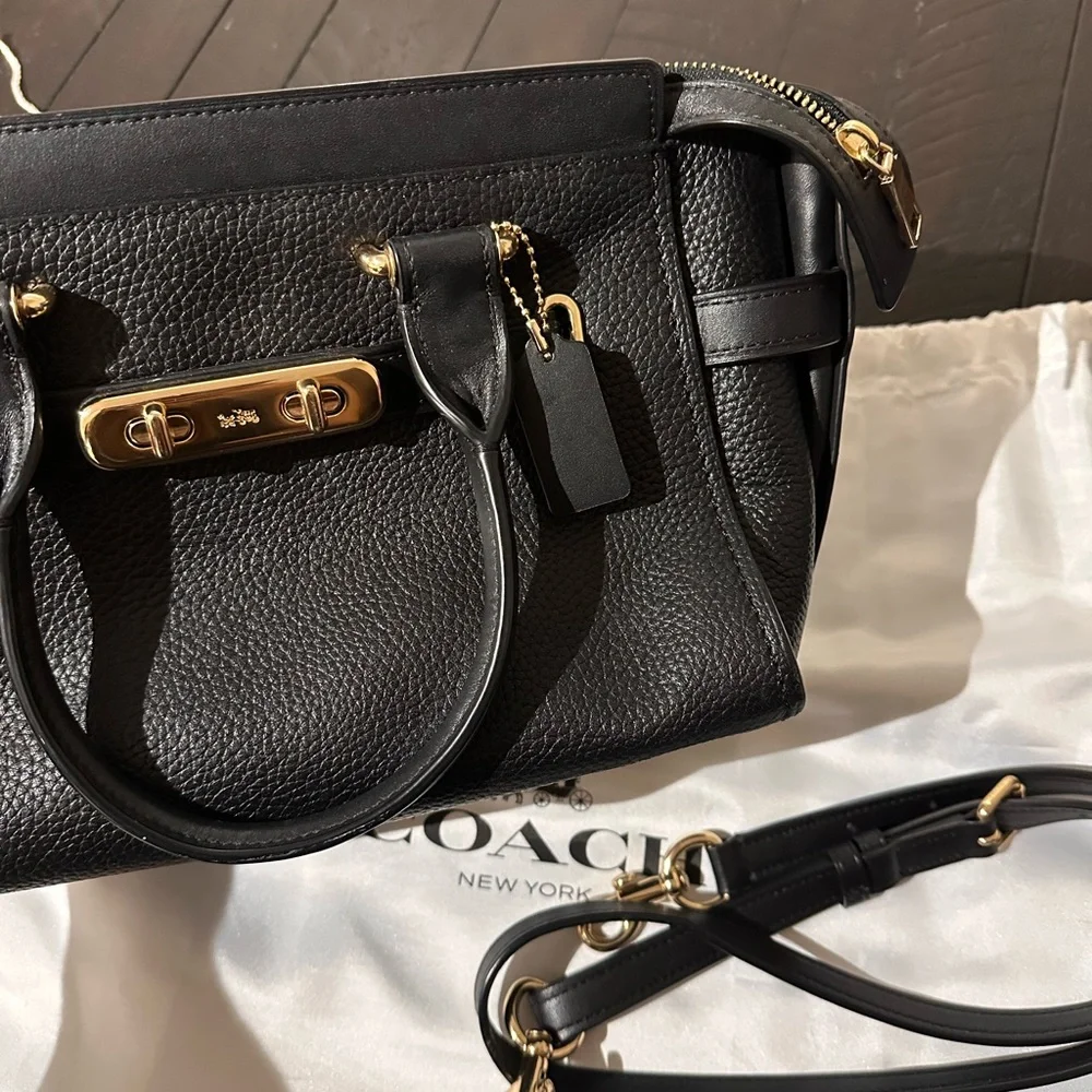 Coach Swagger Purse - Picture 2 of 9